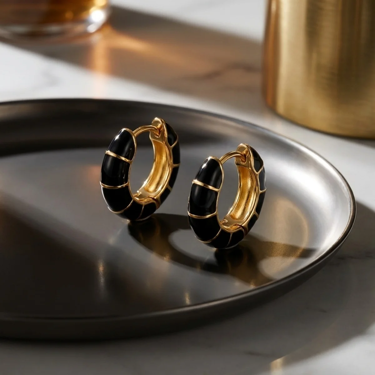 Minimalistische bunte Emaille-Streifen-Ohrstecker für Damen und Herren, trendige geometrische runde Creolen, Alltags- und Partyschmuck – Detail 35