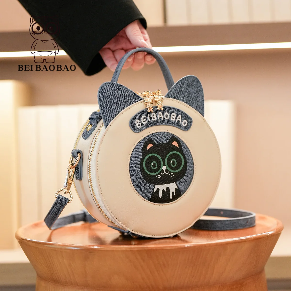 

A Hot Selling Designer Fashion Women's Textured Small Round Bag- Fashionable Shoulder Bag, Preferred By The Queen of Variety