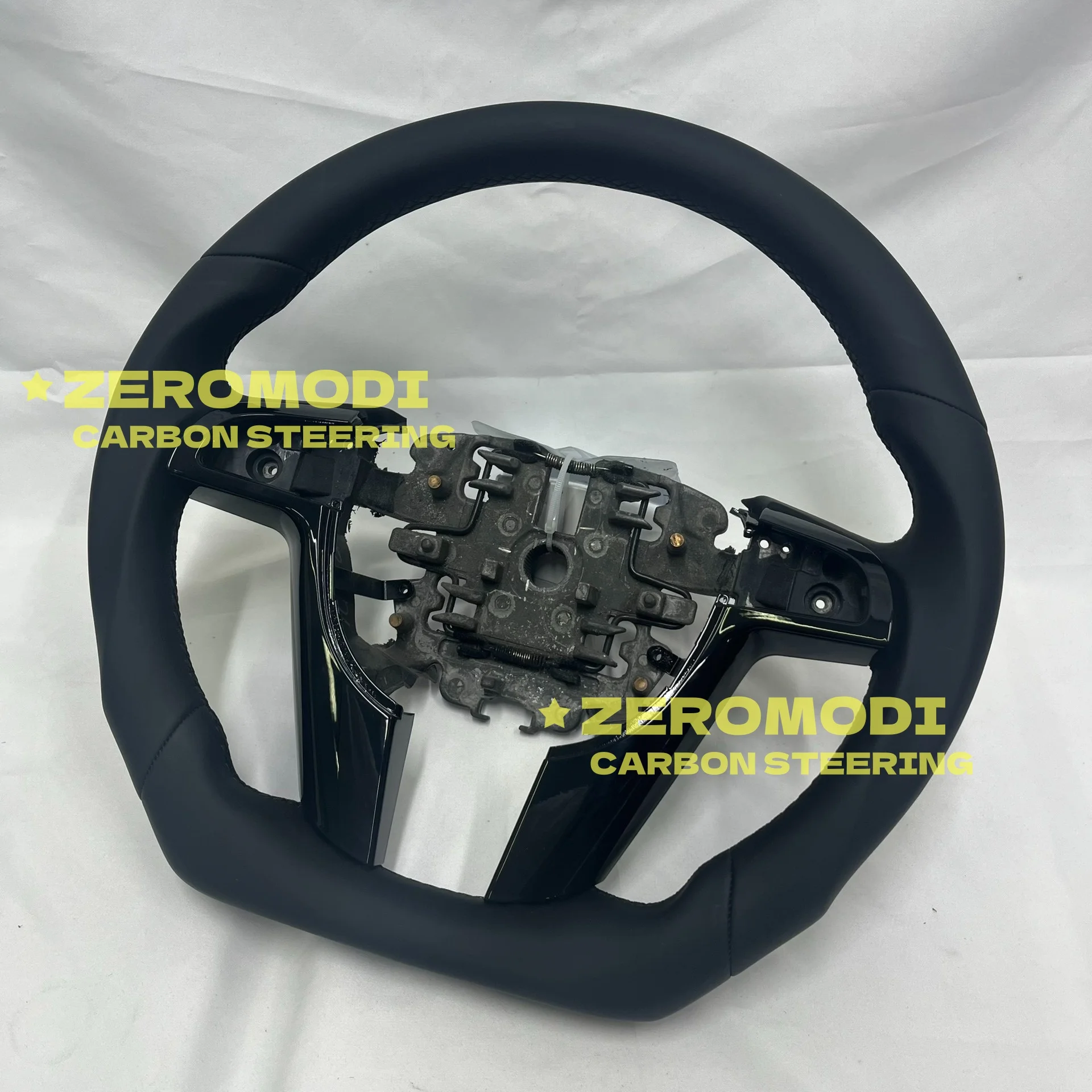 For Caprice Holden Commodore HSV E3 G8 E2 Carbon Fiber Steering Wheel Black Leather
