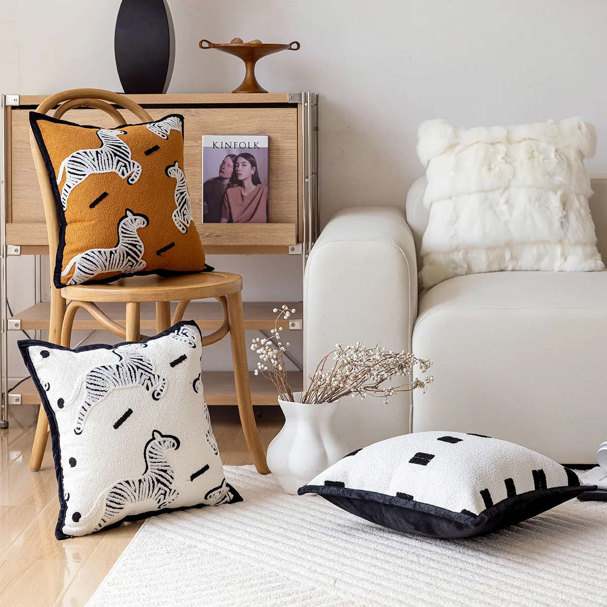French Light Luxury Embroidery Cartoon Sofa Cushion Cover Simple Model Room Living Room Decorative  Pillows Fox Fur Pillow Case