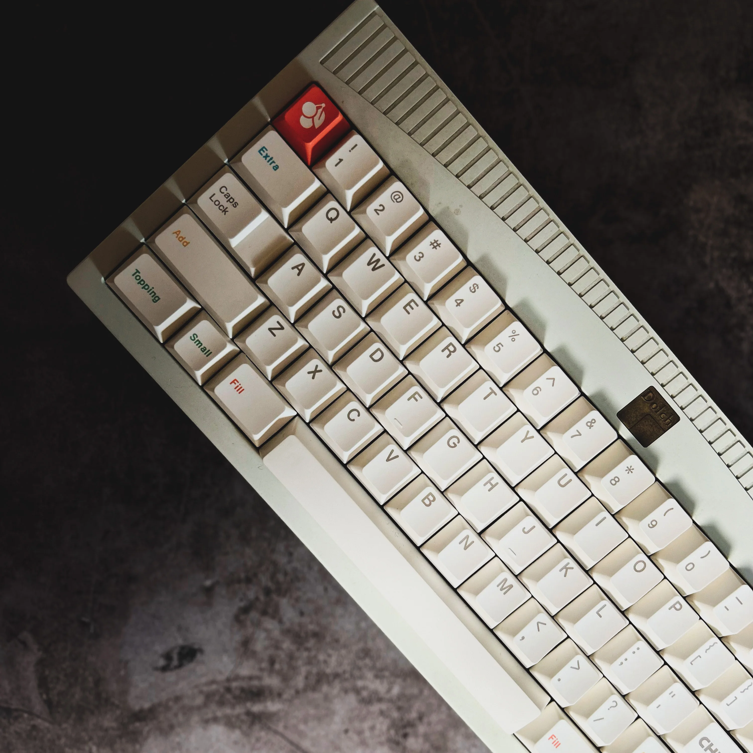 

Retro-style customized PBT keycaps, original height, thermal sublimation process, wear-resistant and non-oiling