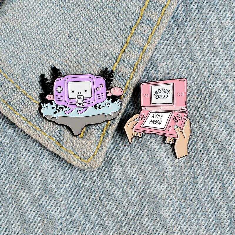 Game lover Computer Brooch Pet Handheld Game Console Robot Gashapon Machines Gamepad Game over Enamel Pin Button Badge Wholesale