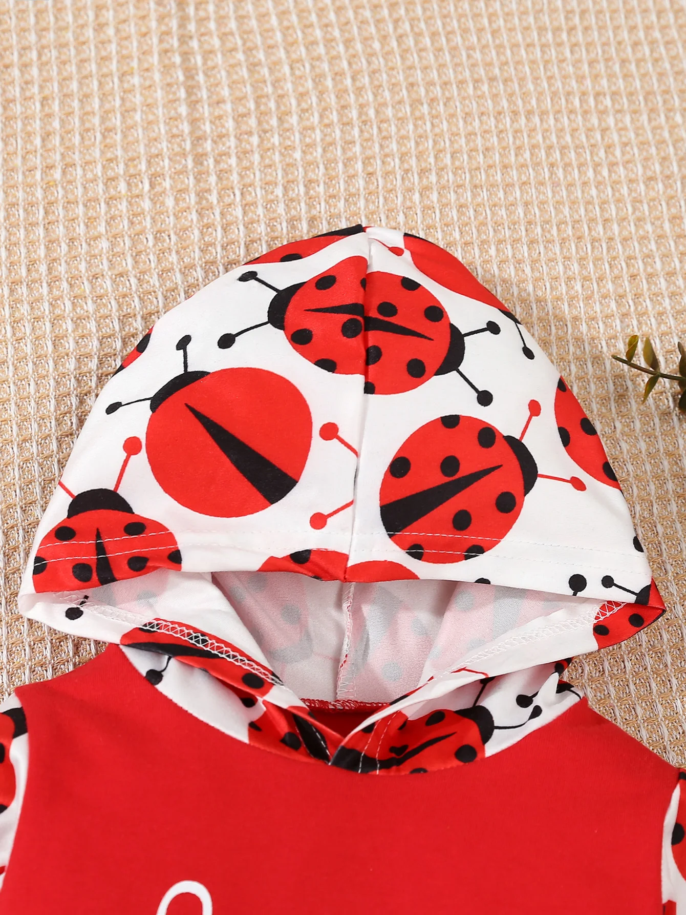 Autumn Baby Girl Adorable Long Sleeve Ladybug Print Hooded Romper Jumpsuit for Baby Girls Infant Newborn Baby Girl Clothes