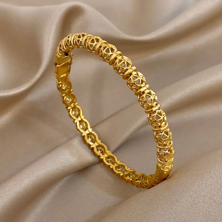 

Creative Openable Stainless Steel Bangle Bracelet Women Retro Carving Hollow Out Round Ball Bracelet Waterproof Jewelry Gift