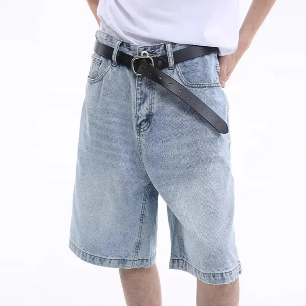 شورت مريح ملابس الشارع، سروال أساسي عصري، شورت أبيض فضفاض بتصميم كلاسيكي متوسط الخصر من نسيج البوليستر، تصميم بلون سادة
