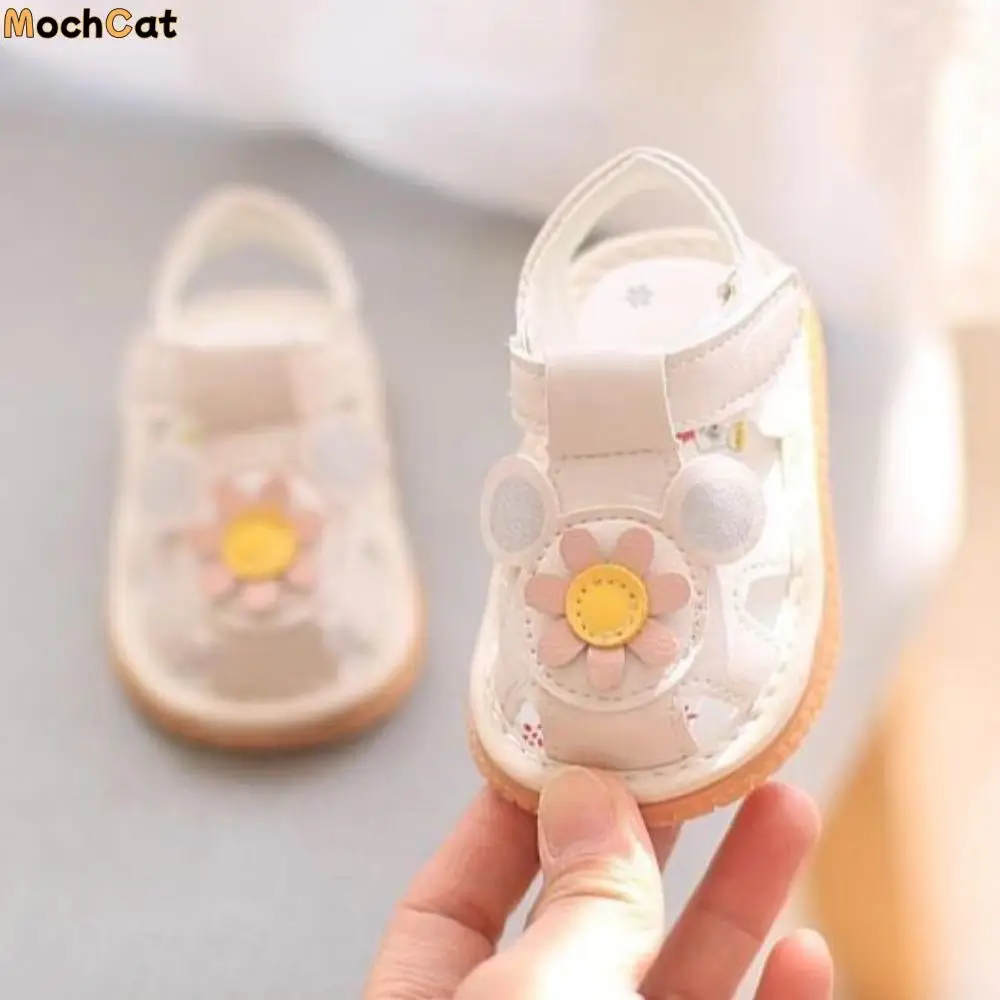 Pink Beige Soft Bottom Summer Kids Shoes Leathers with Sound Flower Children Sandals Breathable Hollow Out Baby Sandals Summer