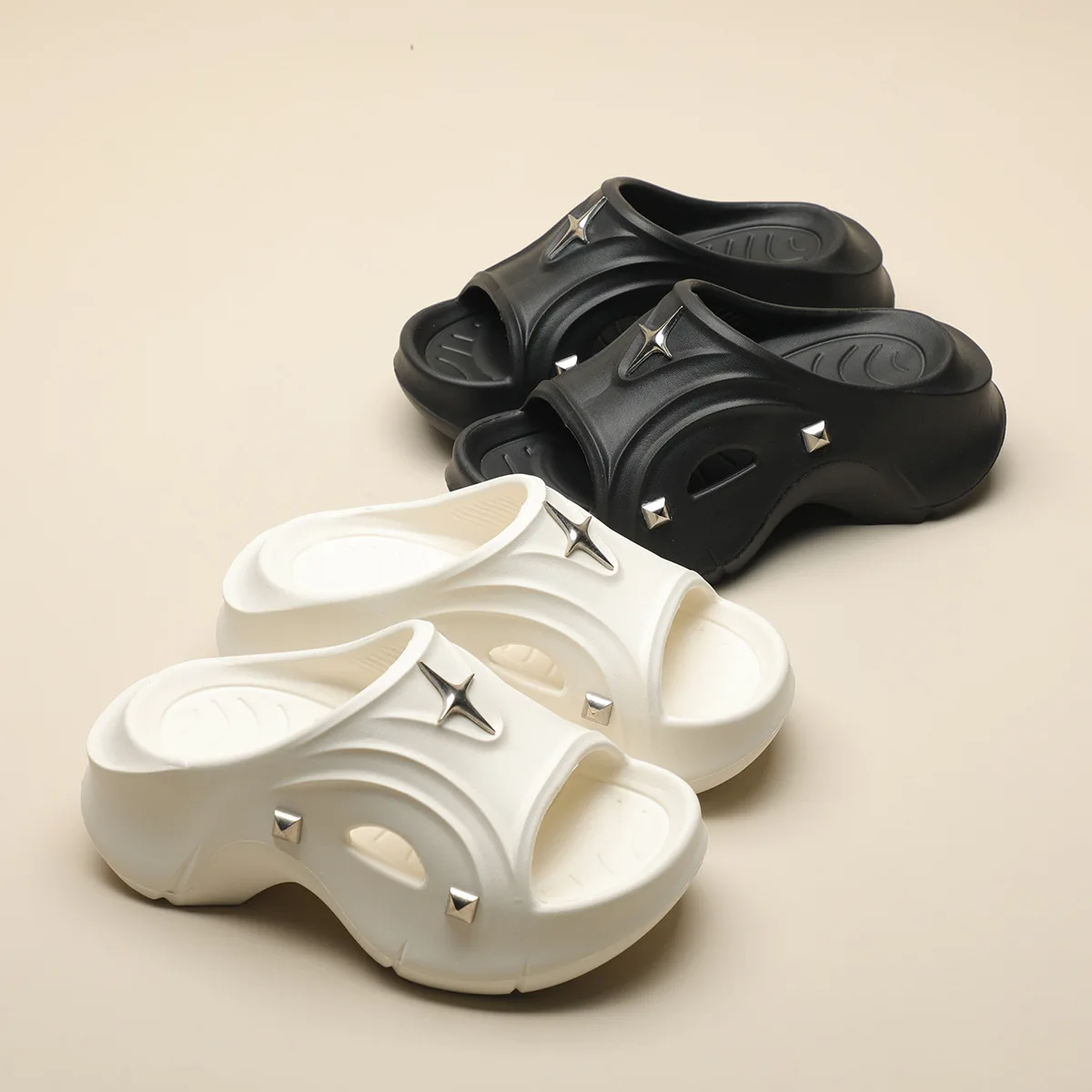 

Riveted Thick Soled Women's Sandals Summer Beach Anti-skid Height Increasing Leisure Beach Women's Slippers