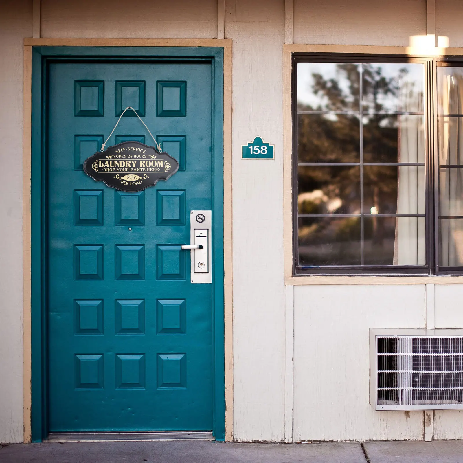 

1pc Room Sign Black Classic Dry Cleaning Hanging Board For Hotel College Decorative Plaque Wall Tag