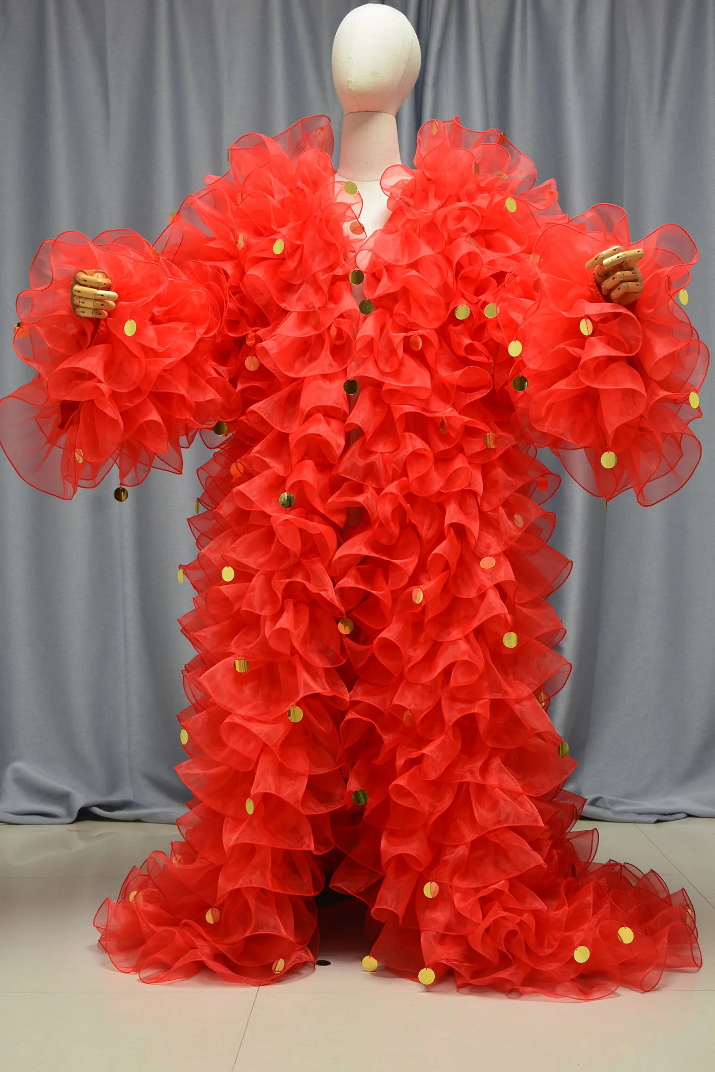 الأحمر الأورجانزا الكشكشة الترتر سترة المرحلة المرأة سترة المرأة ملابس خارجية معطف عبر خلع الملابس الملكة أزياء مسرحية لون مخصص