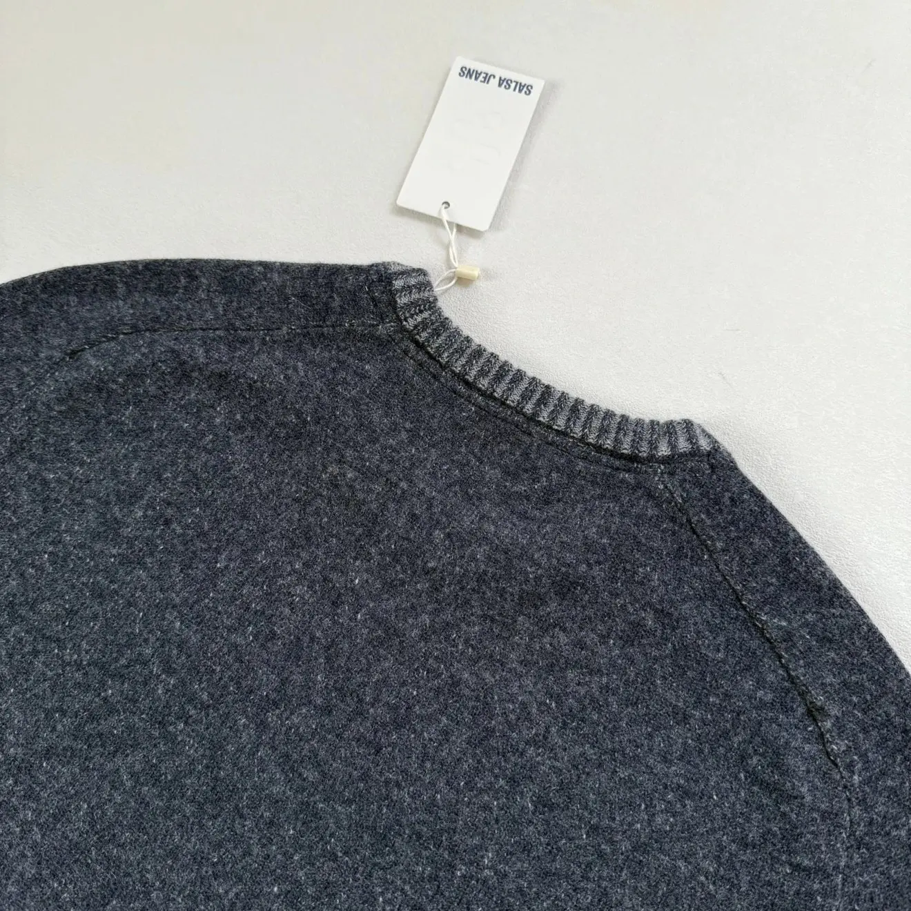 سالسا جينز سترة محبوكة مطرزة من مزيج الصوف برقبة دائرية