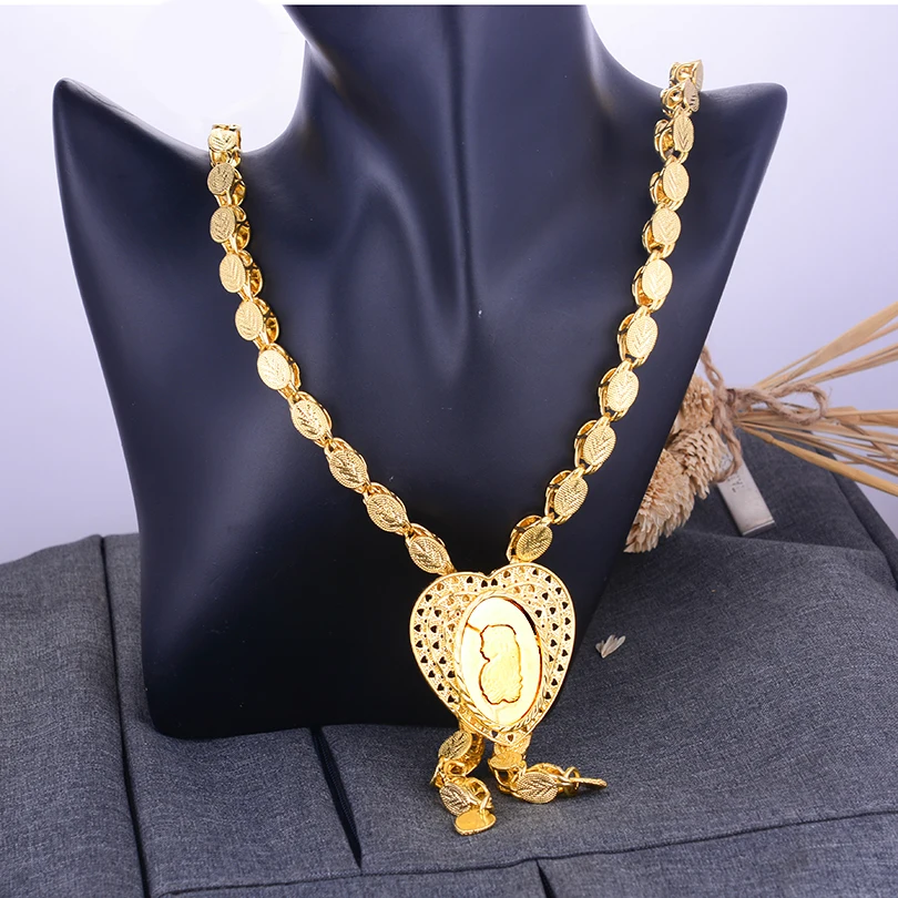ชุดเครื่องประดับสีทอง 24K ดูไบ - Men Accessories In Dubai บทวิจารณ์และราคา