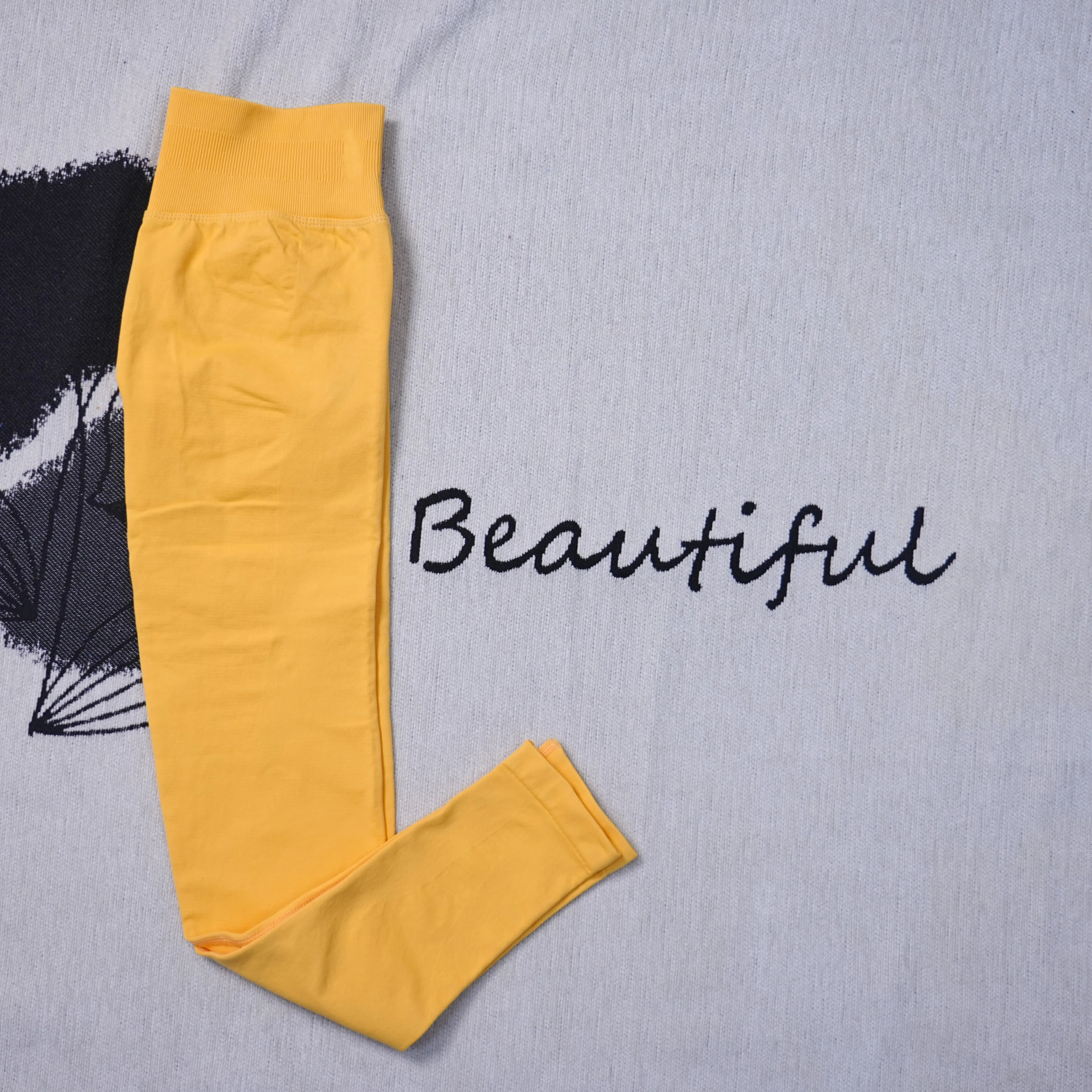 تأثير طماق المرأة منخفضة الخصر بعقب رفع اليوغا السراويل سلس البطن التحكم اللياقة البدنية تجريب الرياضة الجري طماق