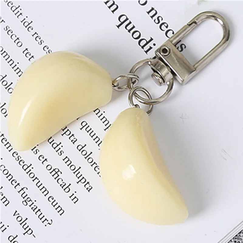 Original and Unique Garlic Pendant Keychain Student Couple Personality Bag Pendant Car Keychains Jewelry Funny Gifts