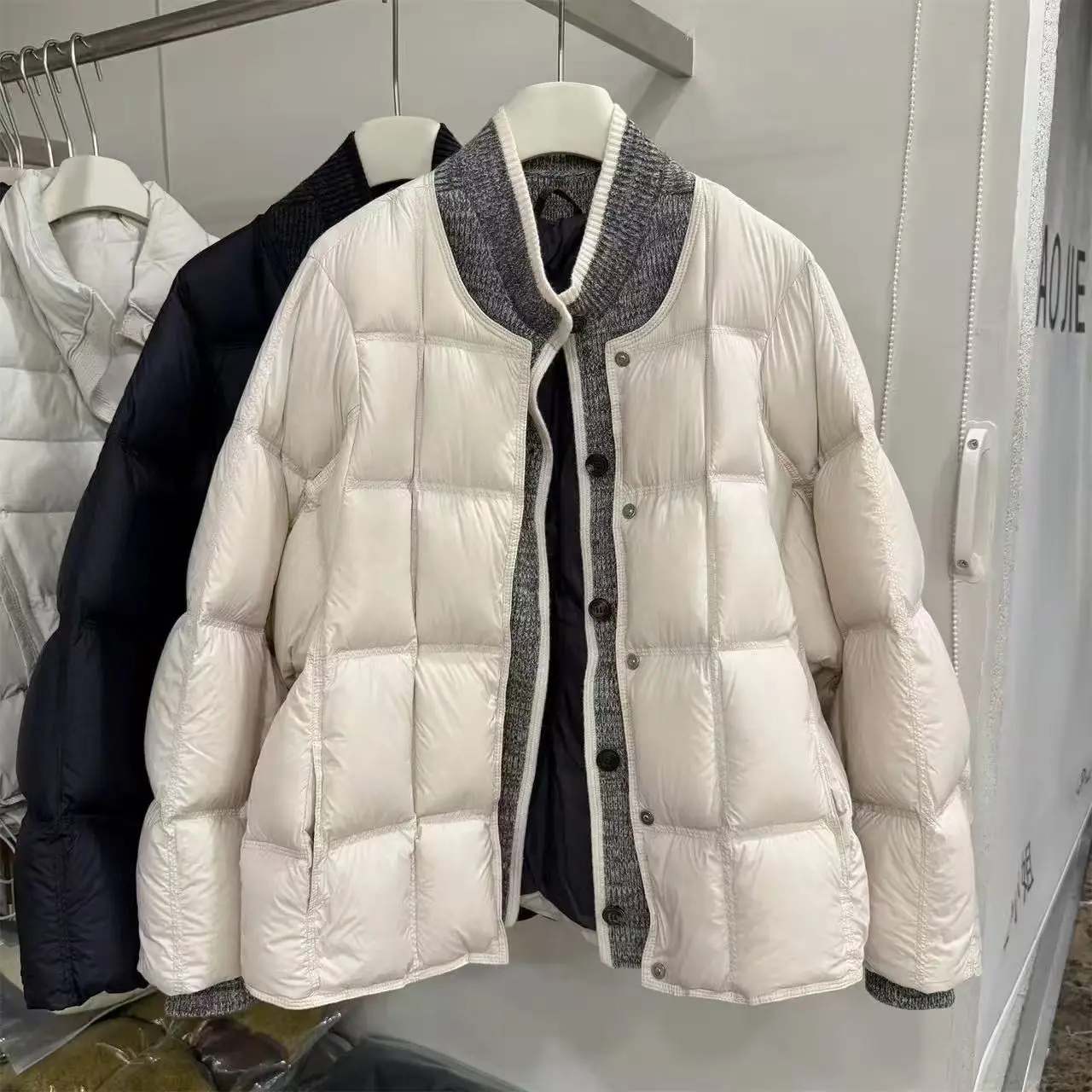 

2026 Autumn/Winter New Women's Down Jacket 90 White Duck Down Loose Splicing Knitted Down Jacket