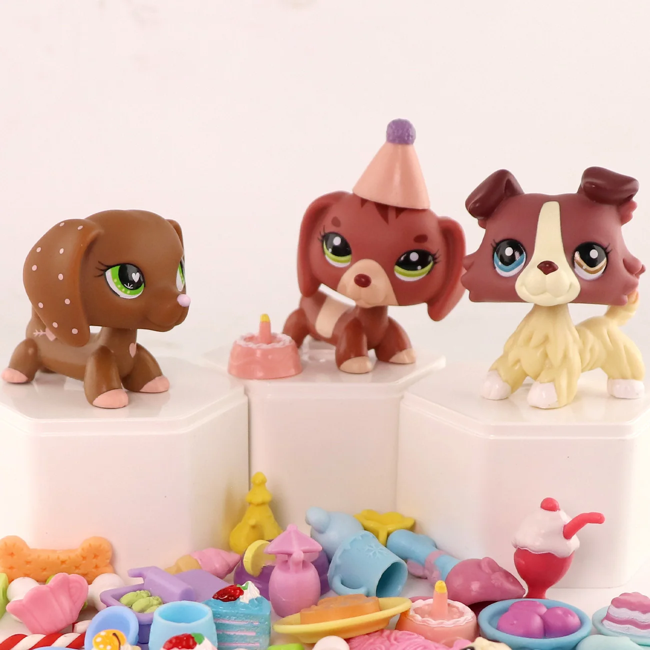 

3 Pcs Minilpsshop Bobble Head Toys Dachshund # 556 # 3601 #1262 & Random 7pcs Accessories Kids Gift for lps