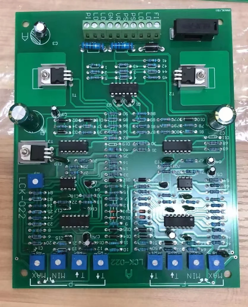 

LCK-022 Машина для литья под давлением с двойной пропорциональной увеличенной пластиной Машина для литья под давлением Пропорциональная пластина PQ Valve Control Boa