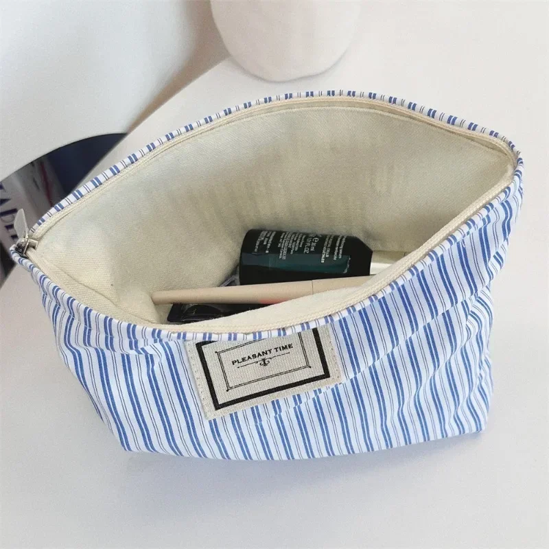 1 Pc Chic Simplicity Makeup Bag for Girl Korean Fashion Blue Striped Cosmetic Bags Portable Travel Large Capacity Cosmetic Bag