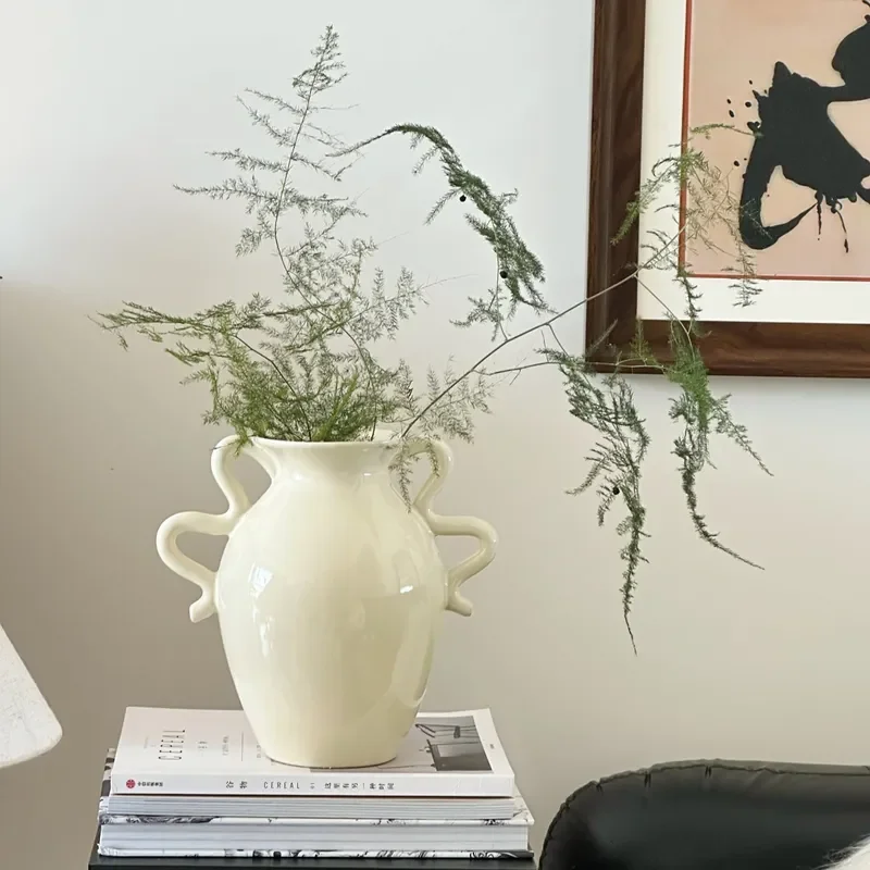 Nordic Retro Ceramic Vase High End Flower Arrangement Ornament Light Luxury Ins Style Home Decoration Ceramic Flower Ware