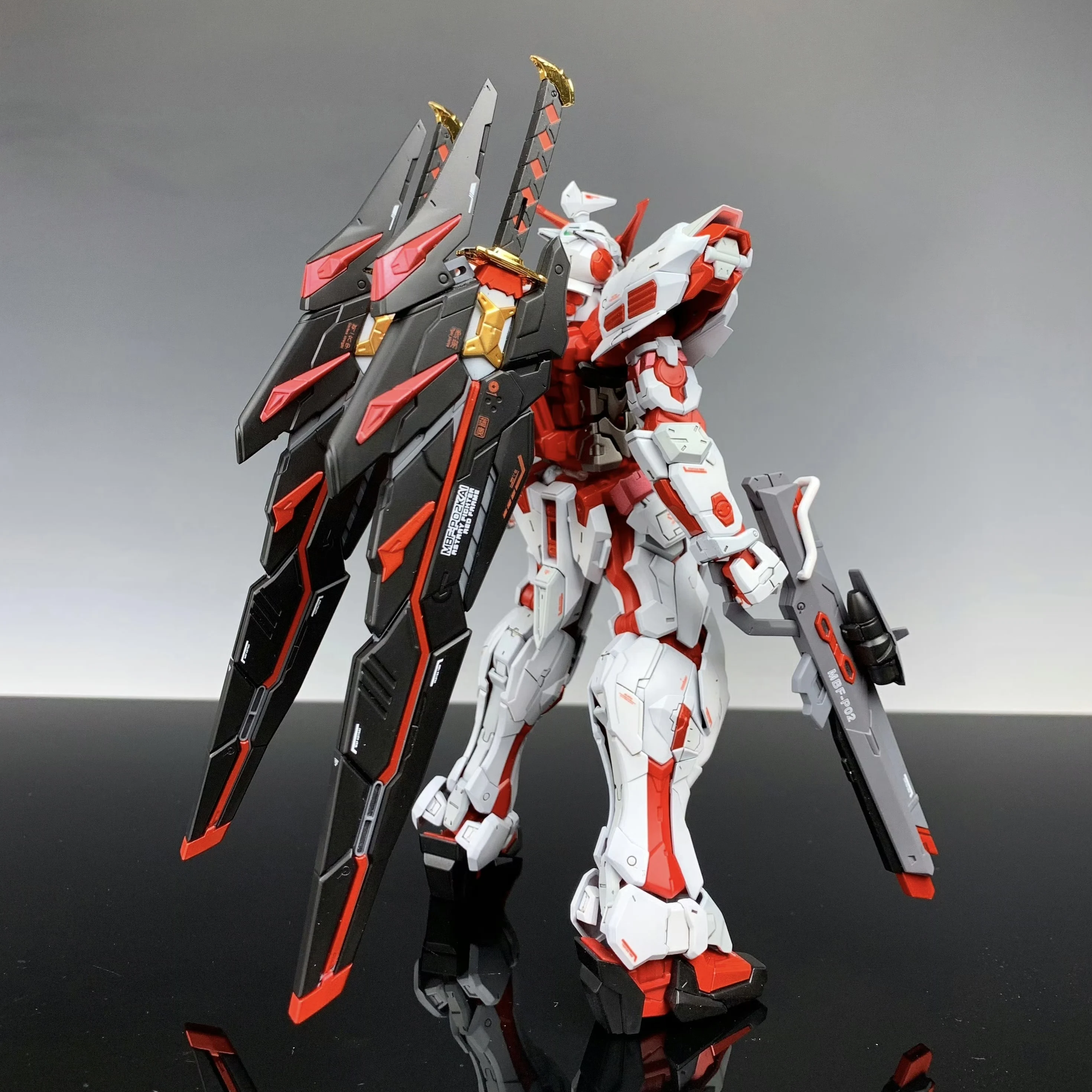 Daban Mg 1/100 8807 عمل الشكل الأحمر ضلال الإطار المريخ سترة إعادة طباعة Mbf-P02 أطقم منمذجة الجمعية الشكل روبوت جمع لعبة نموذج #5