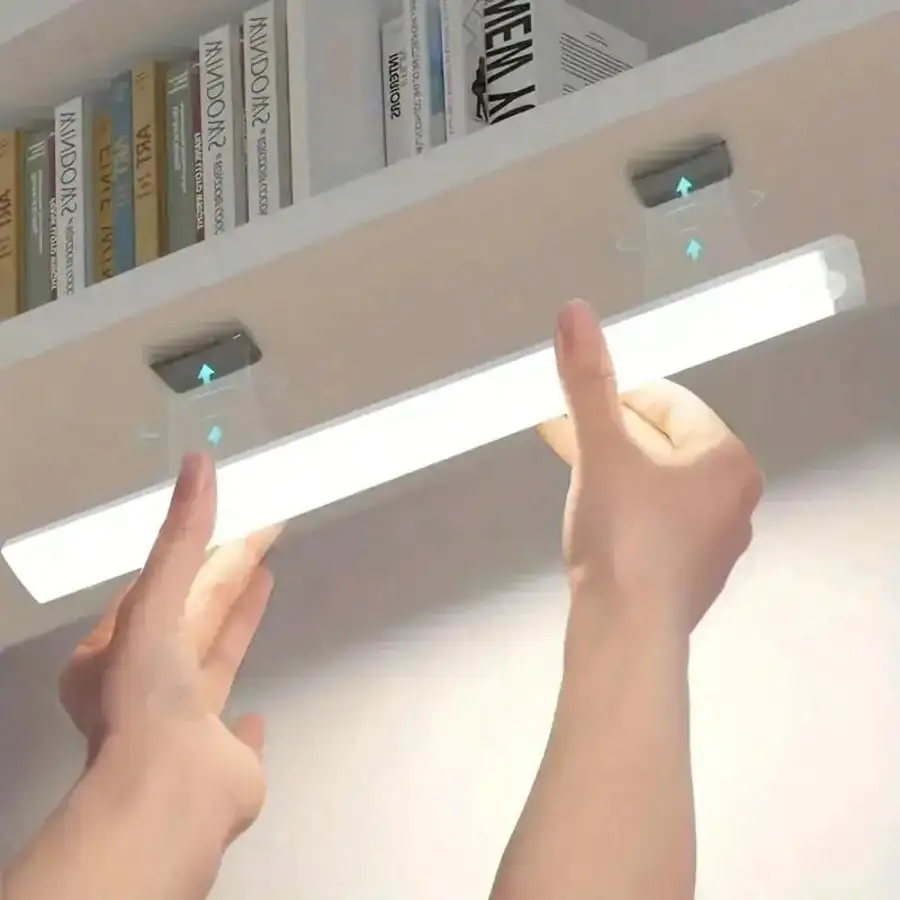 شريط إضاءة الخزانة بمستشعر تلقائي - إضاءة قابلة لإعادة الشحن عبر USB لعرض النبيذ في المطبخ، وديكور المدخل والدرج