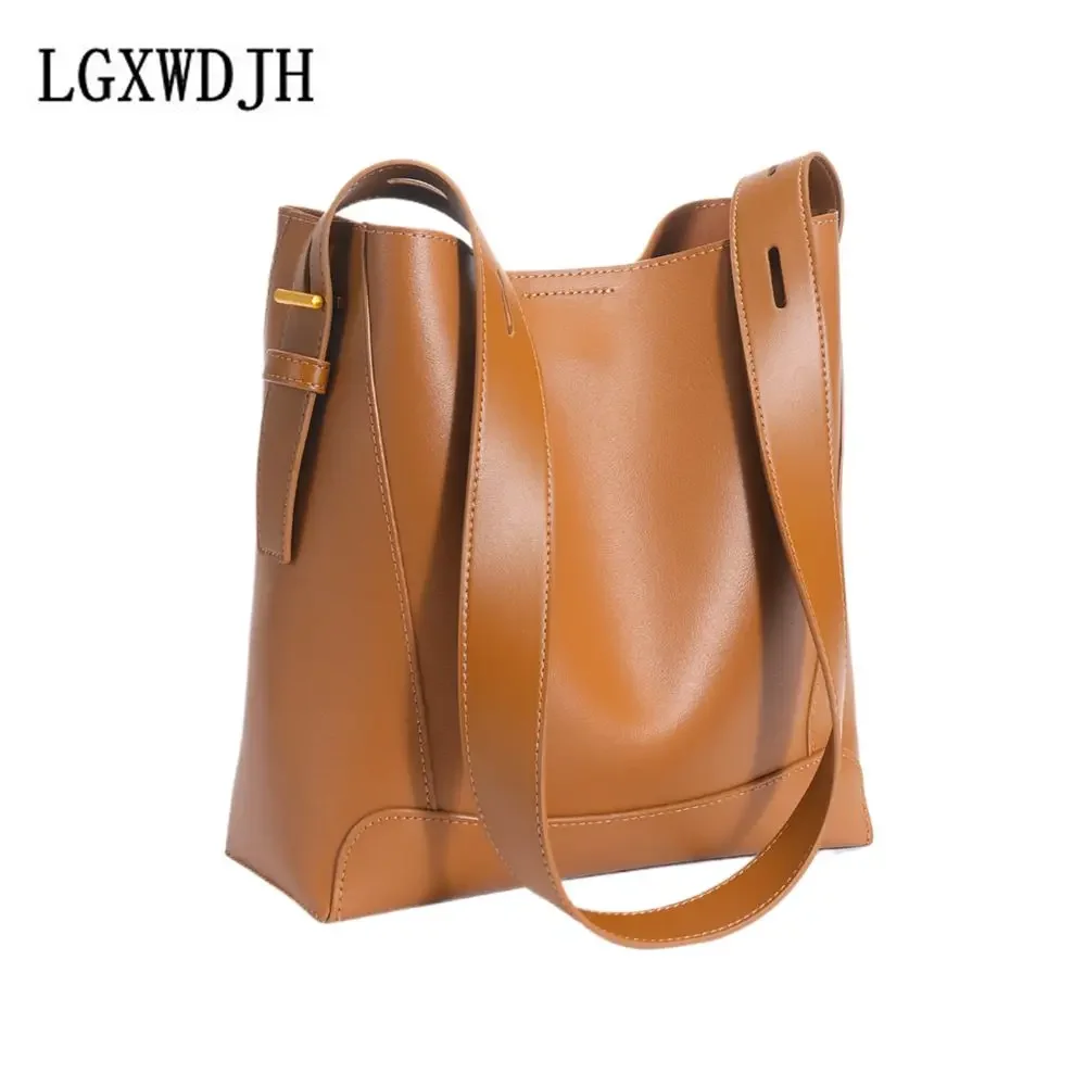 

Versatile and high-end leather lady Shoulder bag Adjustable removable shoulder strap bucket bag Large-capacity crossbody bag