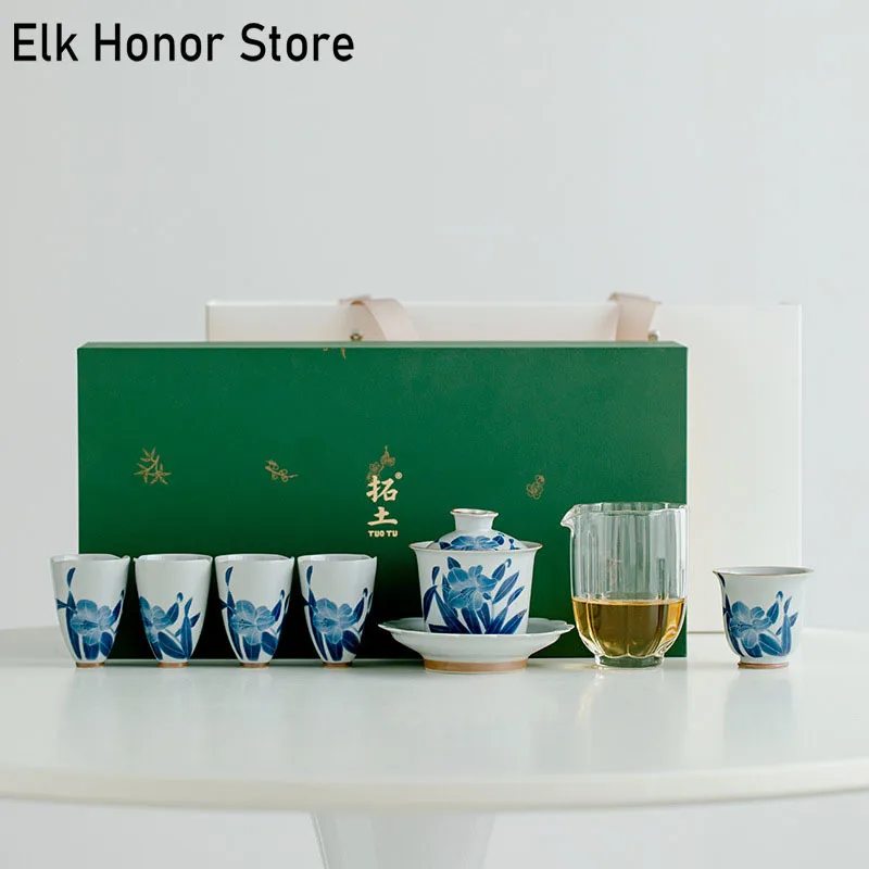 

7pc/Set Ancient Blue And White Ceramic Cover Bowl Hand Painted Lily Kung Fu Tea Set Living Room Tea Ceremony Birthday Gift Box