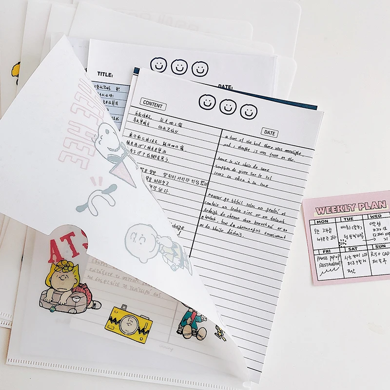 Snoopy carpeta en forma de L de Anime Kawaii para estudiantes, papel de prueba A4, almacenamiento de archivos, papelería, organizador de presentación, bolsa de almacenamiento de regalos