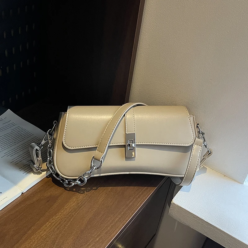 Elegancka torebka listonoszka skórzana crossbody dla kobiet, opcja na ramię, popularna torebka damska znanej luksusowej marki.