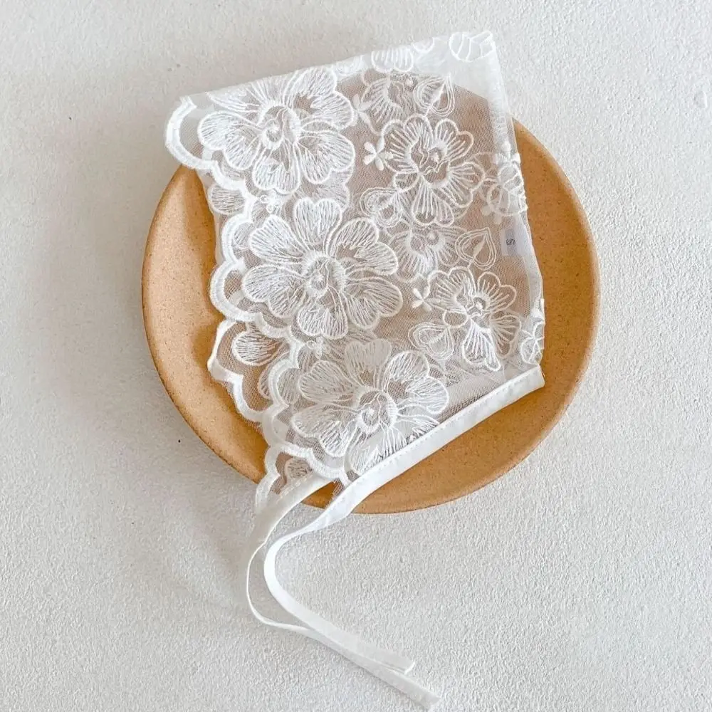 Mützen für Jungen und Mädchen, weiche Spitzen-Mesh-Mütze, Baumwolle, atmungsaktive Schnürmütze, Beanie-Mützen, Mützen und Kappen für Neugeborene