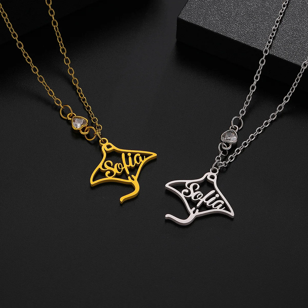 

Custom Name Stainless Steel Hollow Manta Ray Necklace Women's Men's Fashion Trendy Pendant Necklace