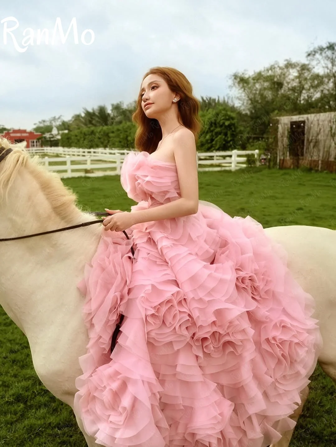 Ranmo Gaun Malam Organza Persik Elegan Gaun Pesta Gaun Pesta Roset Berjenjang Tanpa Tali Ruffles 2025 Gaun Prom Disesuaikan