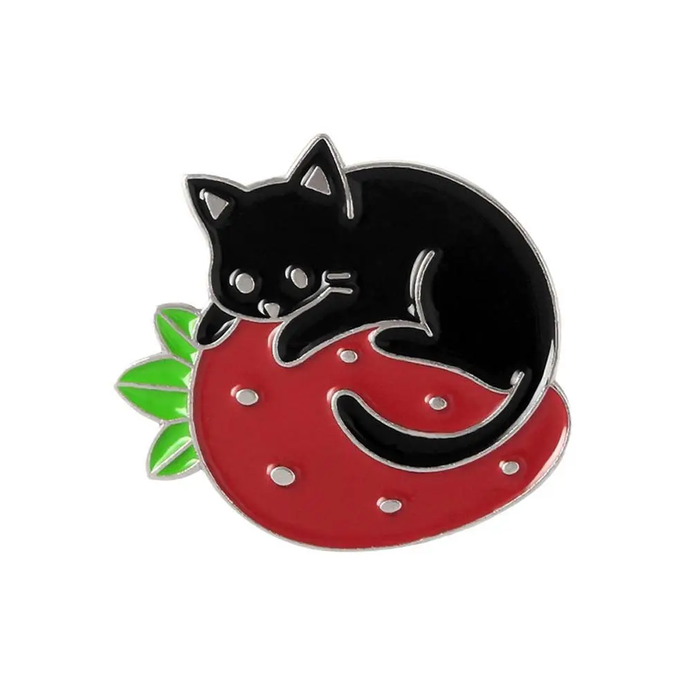 Lapel Brooch Pin para crianças, Bonito Strawberry Badge, Gato Preto, Esmalte Broches, Presente