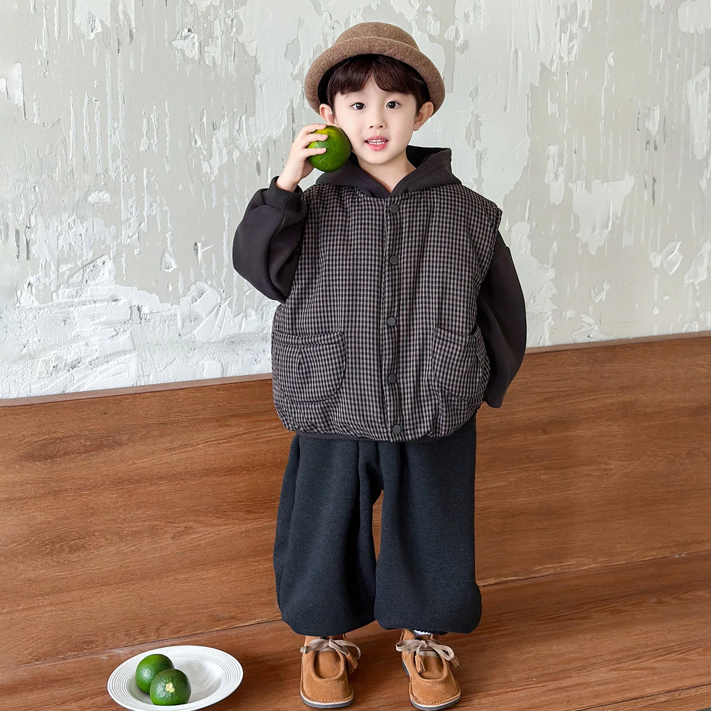 

Комплект зимней одежды для мальчиков: хлопковый флисовый костюм из трех предметов, новинка 2025 года, осенне-зимний, для малышей, с длинным рукавом, жилетом и брюками