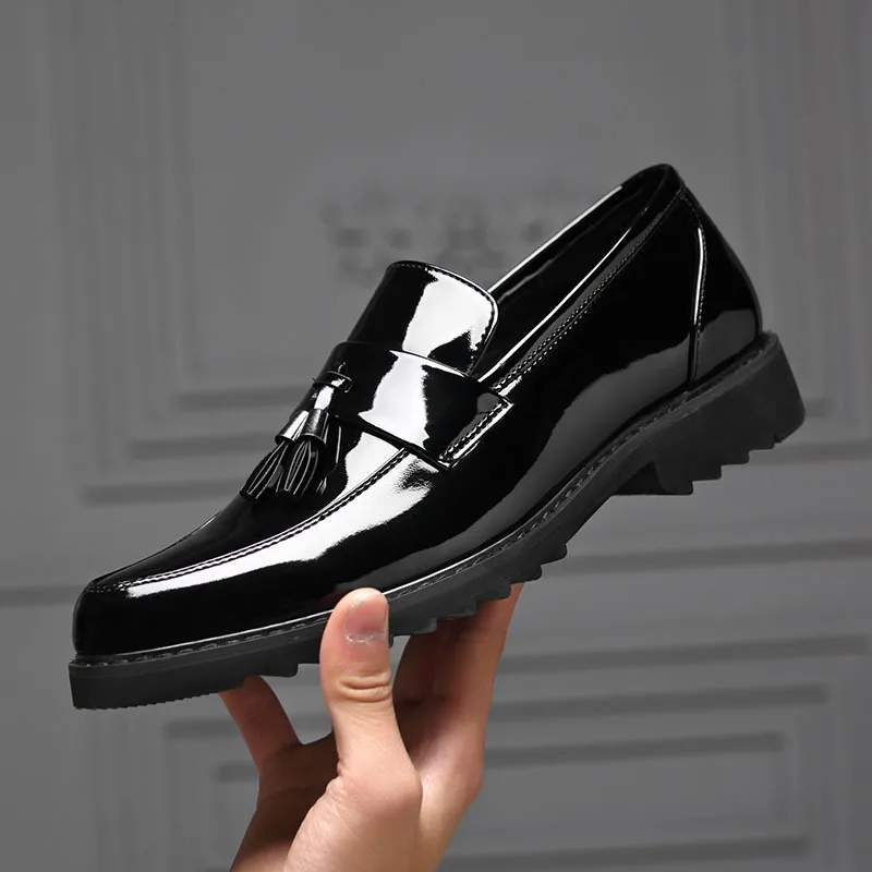 Wedding Shoes Men Formal Patent Leather Italian Shoes Men Classic Loafers Coiffeur Designer Shoes Men Office Sepatu Slip On Pria