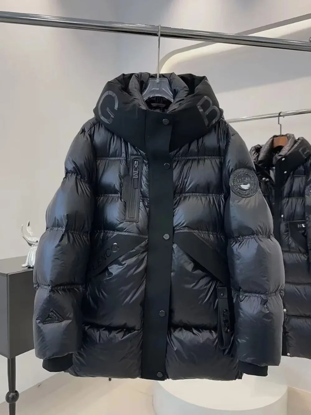 Fashion Black Glossy Down Jacket Women\'s Down Jacket 2024 New Korean Version of The Hooded Street Shooting Casual Parker Coat