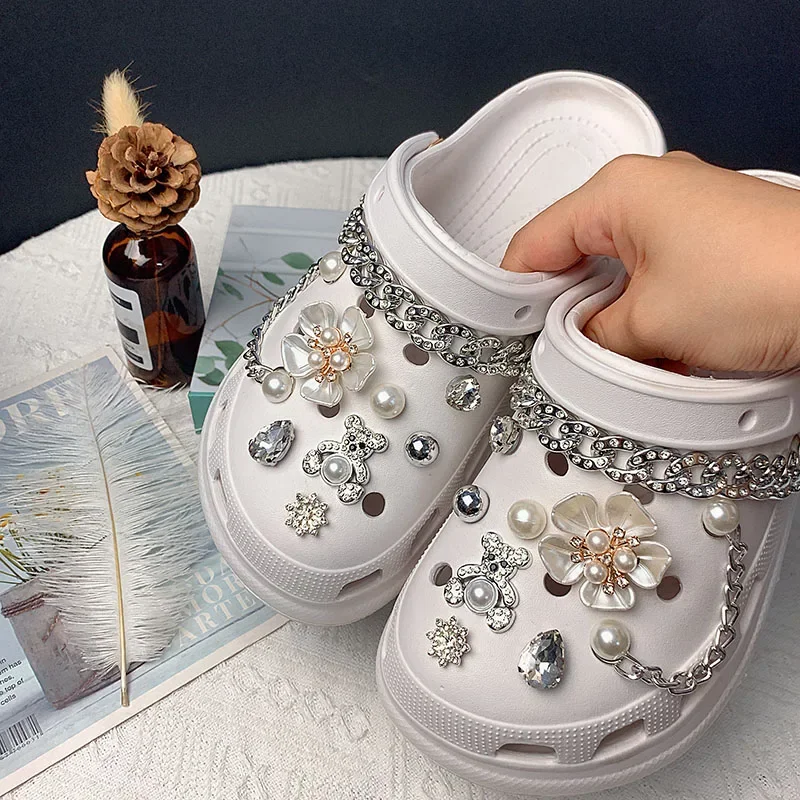 

Silvery Bear Flower Shoe Charms Decorations for Crocs Women Garden Sandals Decor Rhinestone Pearl Clogs Pins Slipper Accessories