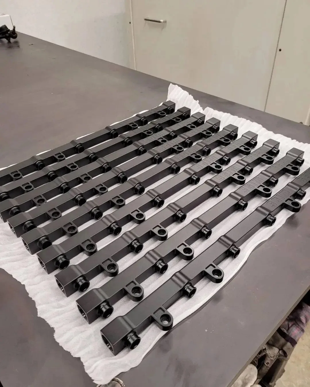 

EMS коррекция фигуры электромагнитная стимуляция мышц машина для похудения NEO RF MYOslim Shaping 6500W формирование уменьшения жира