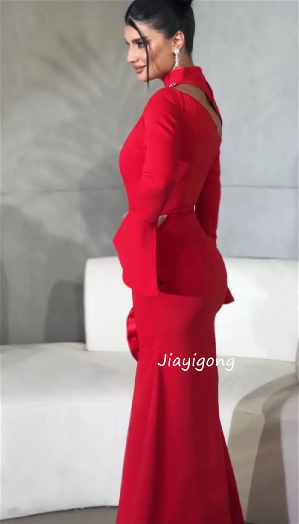 맞춤형 우아한 저지 플리츠 수제 꽃 장식 트럼펫 하이 칼라 롱 드레스 맞춤형 행사 홈커밍 매칭