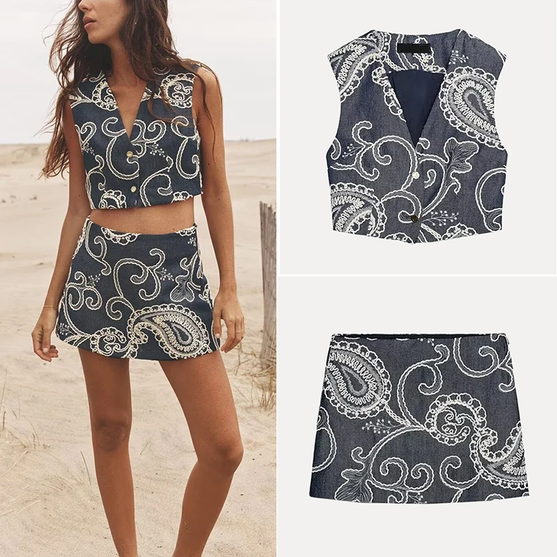 

Summer 2025 New Women's Embroidered ort Vest-Sle Top Faionable Skirt-Pant Set Polyester Fiber Ladies' Ensemble