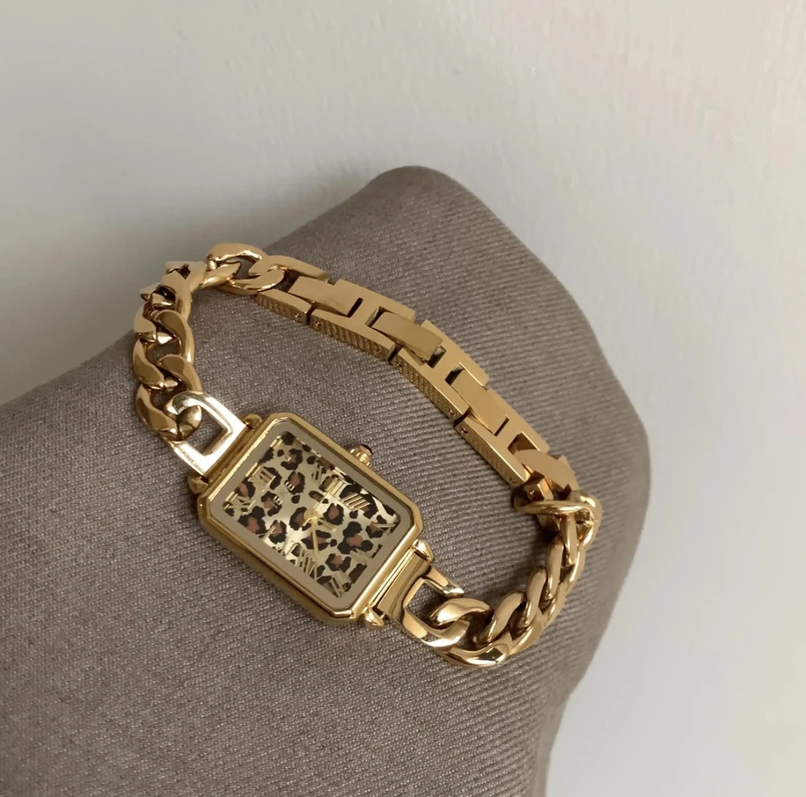 

Design sense leopard print bracelet watch square light luxury ladies watch female fashion luxury women's watch female gift