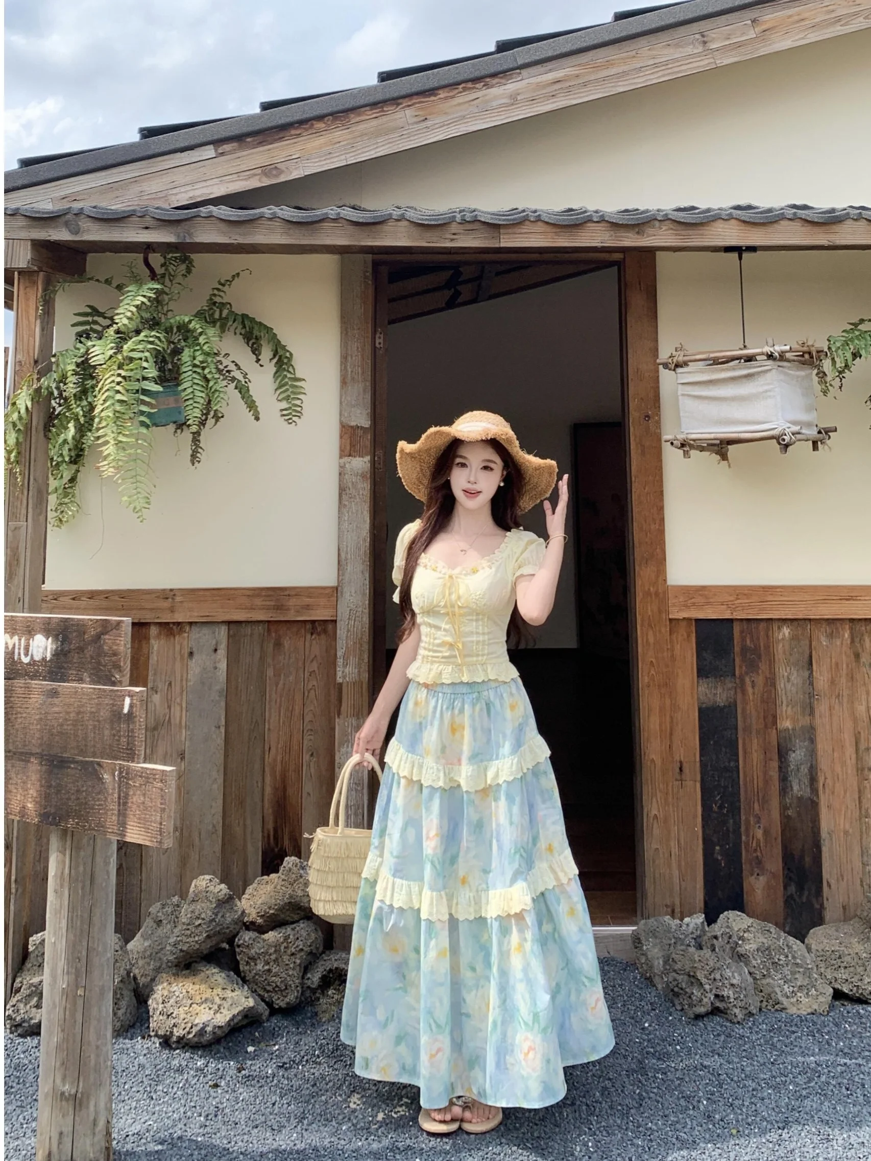 

plus Size Summer Vacation Style Embroidered Print Waist-Cinching Short Sleeve Top And Midi Skirt Ensemble Korean Style Slim Fit