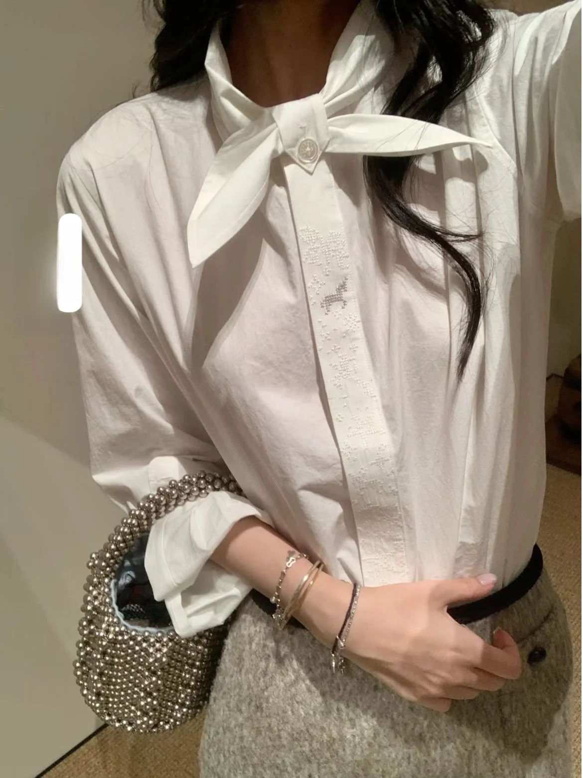 

HEIDD Early Spring 2026 Casual Long Sleeve Embroidered Knot Decorative Flying Shirt Women's Commute Style Cotton