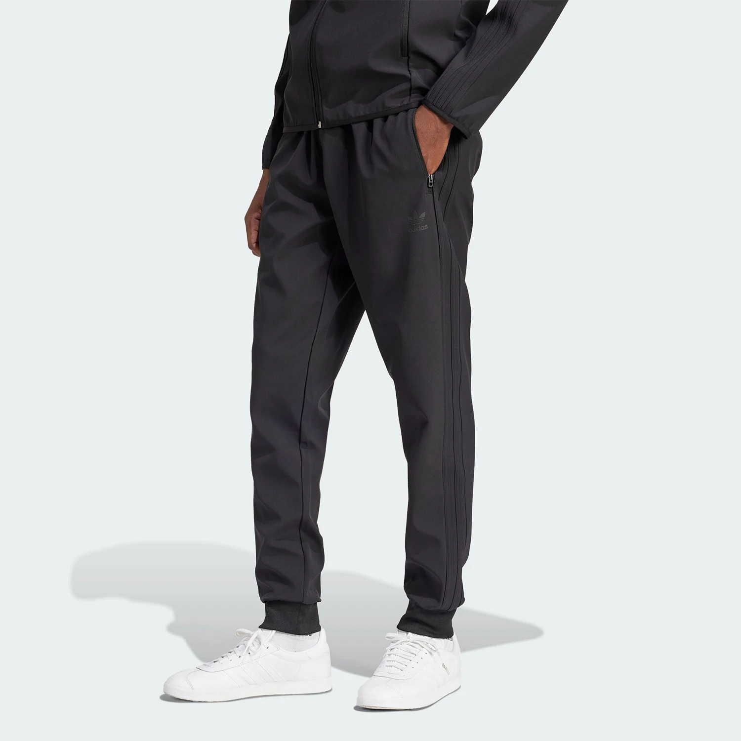 

Adidas genuine Originals men's casual woven joggers IM9880
