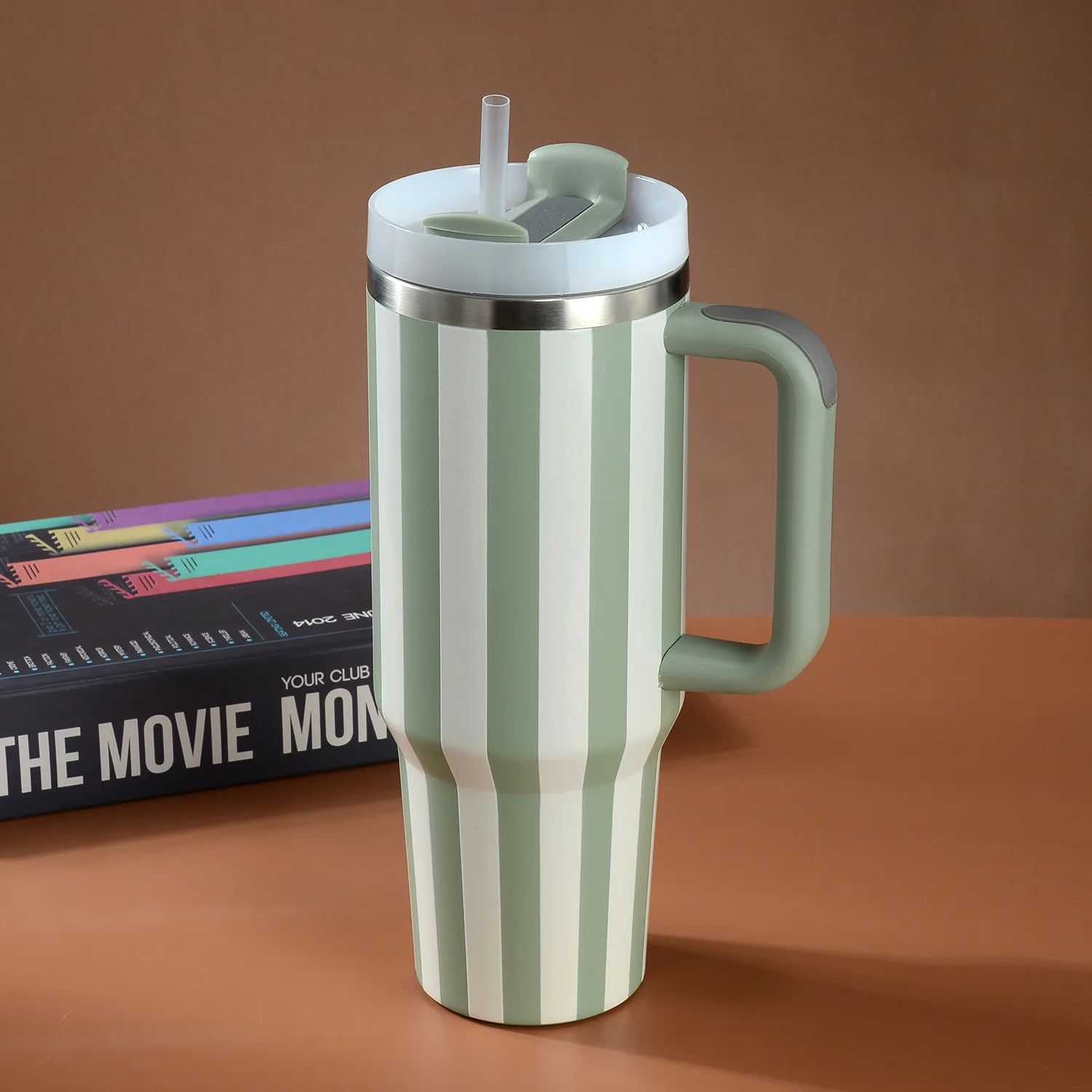 Popular listrado 40oz moda carro frio e retenção de calor grande capacidade copo de água de palha garrafa de água de aço inoxidável garrafa térmica