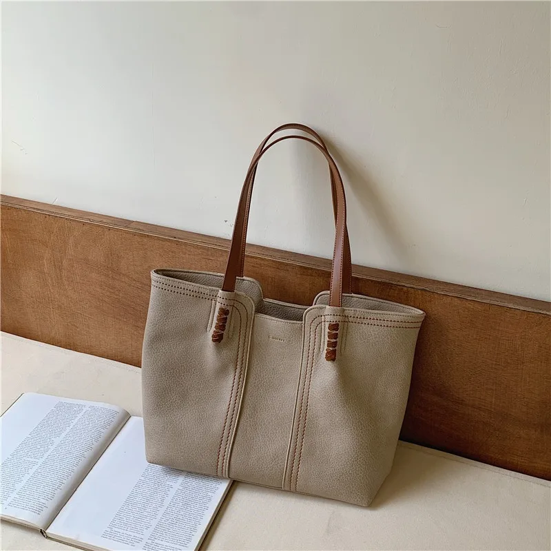 

2024 New Fashionable and Minimalist Tote Commuter Large Capacity One Shoulder Underarm Handbag