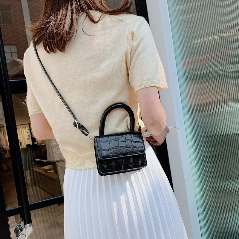 Fashion Brand Women's Small Crossbody Bag Lightweight PU Leather Messenger Bag Flap Handbag Purse Summer Travel Bag for Female