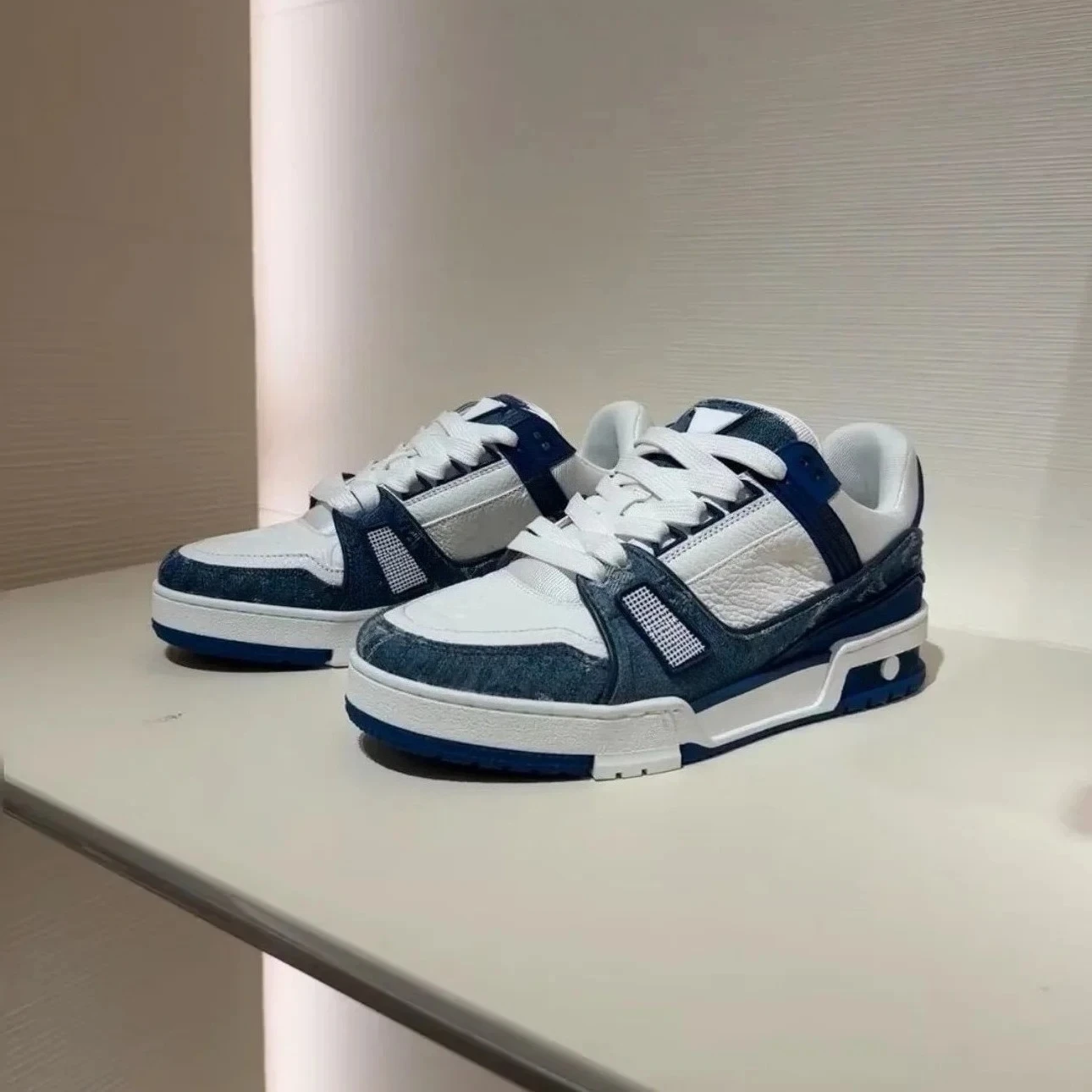 European Minimalist Luxurious Fashion Sports Shoes, Men's Low-top Casual Textured Printed Training Shoes, Unique Creative Denim Casual Shoes, Versatile Creative Women's Shoes, High-end Brand Platform Sports Shoes. view 5