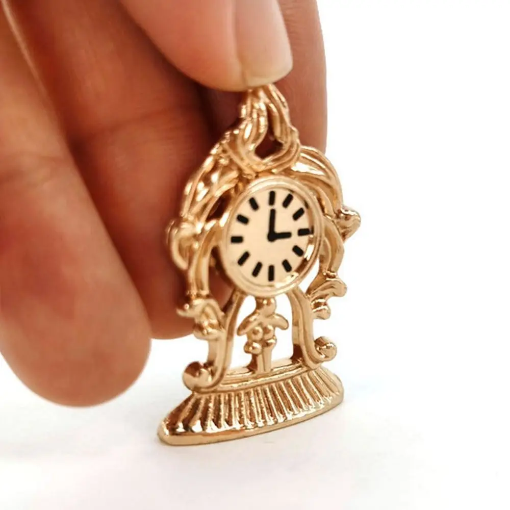 1:12 tasca di allarme in metallo modello di orologio da tavolo europeo Mini decorazione per la casa casa delle bambole giocattolo in miniatura bambola accessori per soggiorno