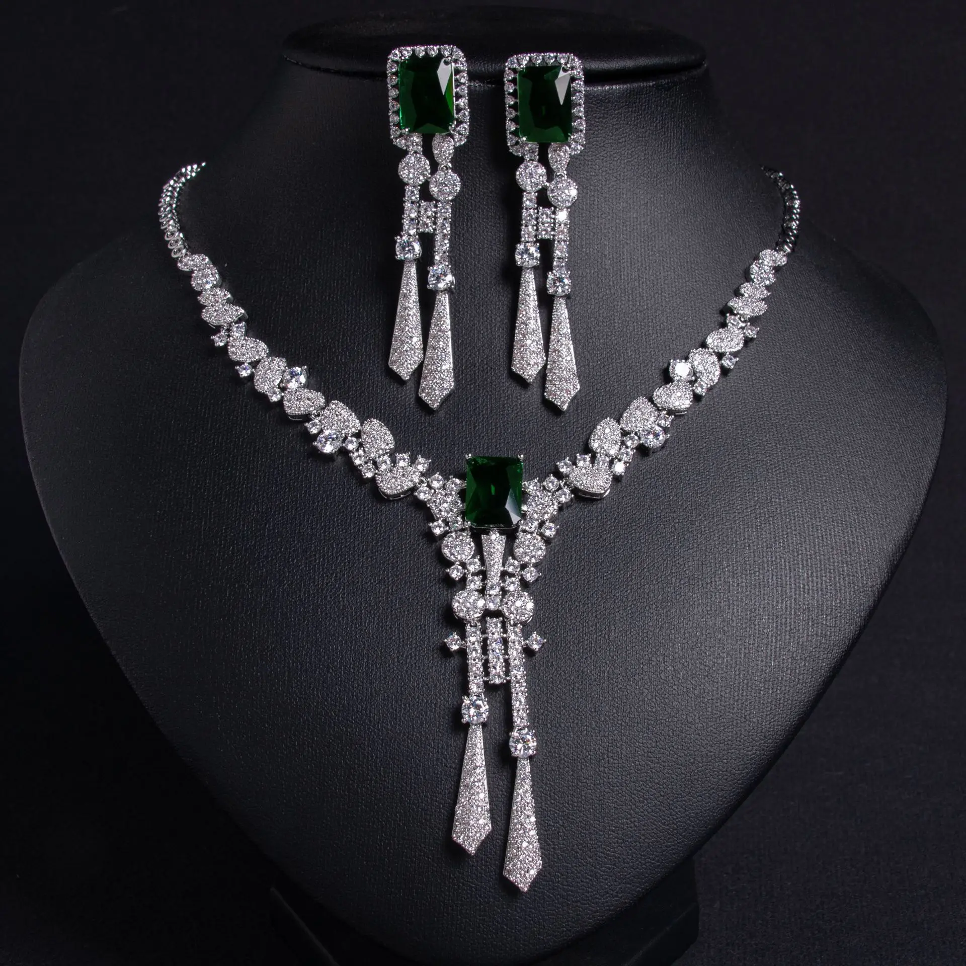 Diamond Flower Zircon Jewelry Set Dress Accessories Bridal Necklace Silver Needle Earrings Tassel Jewelry