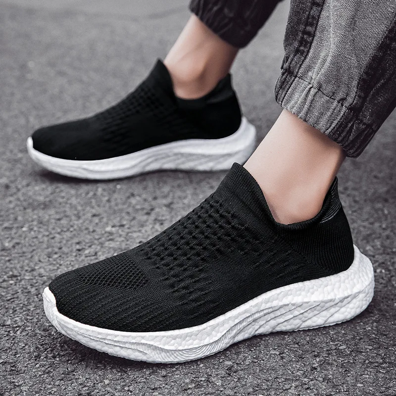 Breathable Casual Shoes For Men And Women Lightweight Sports Shoes Couple Socks EVA Material Summer Season Transpirable